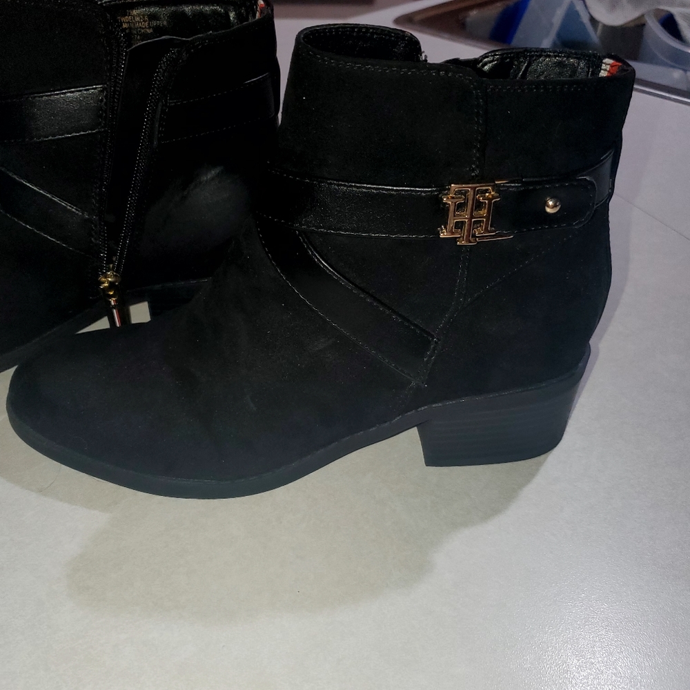 Womens Tommy Hilfiger black boots